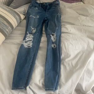dark wash ripped skinny jeans